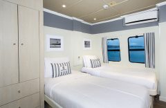 Cabin with two twin beds