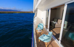Suite private balcony overlooking the ocean