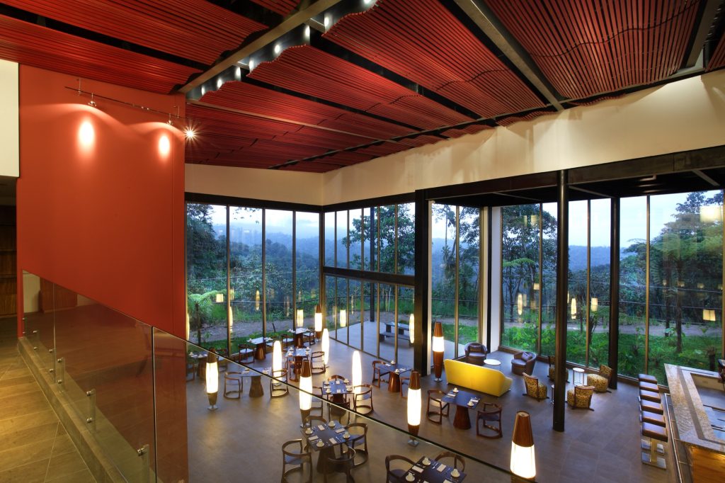 ECU_MindoCloudForest_MashpiLodge.(4)jpg