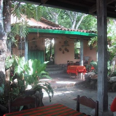 ELS_LakeSuchitlan_LaPosadaDeSuchitlan_staff La Posada de Suchitlan