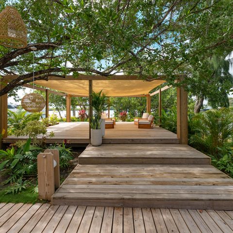 Honduras_Barefoot Cay_Grounds copy