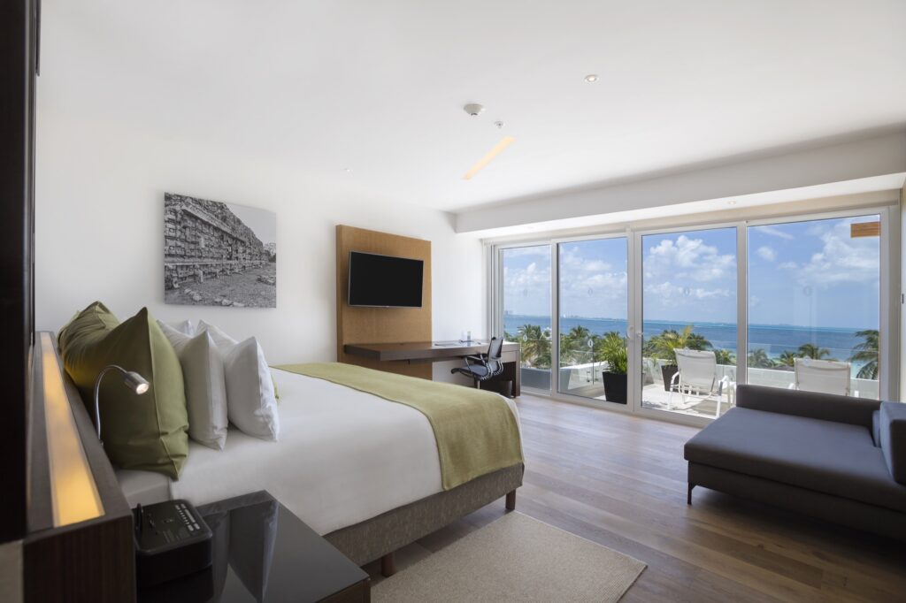 MEX_CaribbeanCoast_IntercontinentalPresidenteCancunResort (1)