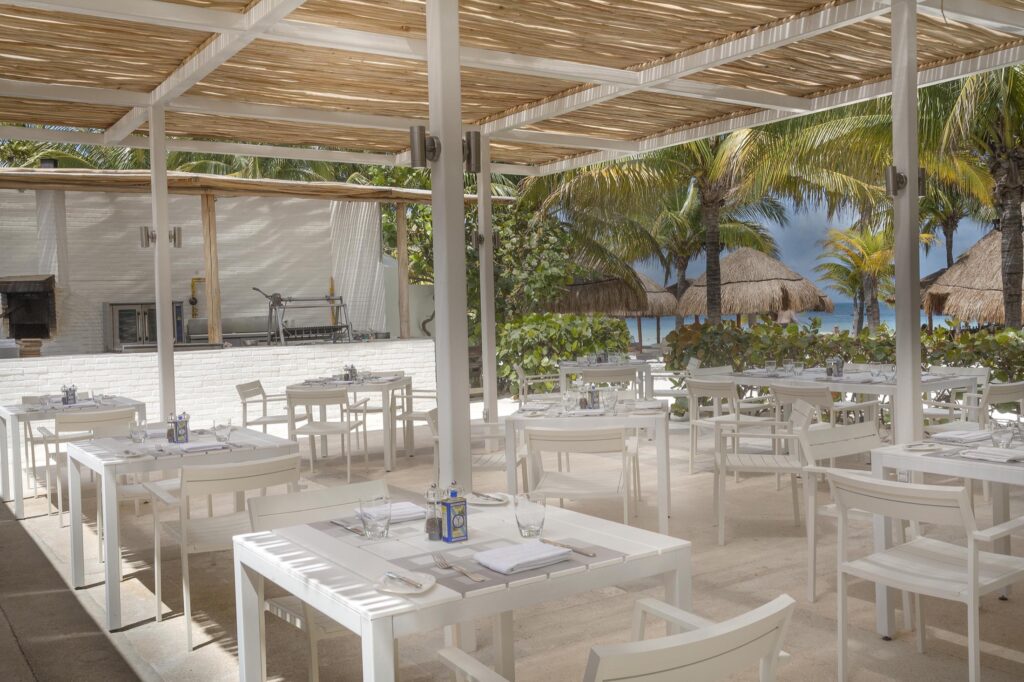 MEX_CaribbeanCoast_IntercontinentalPresidenteCancunResort (5)