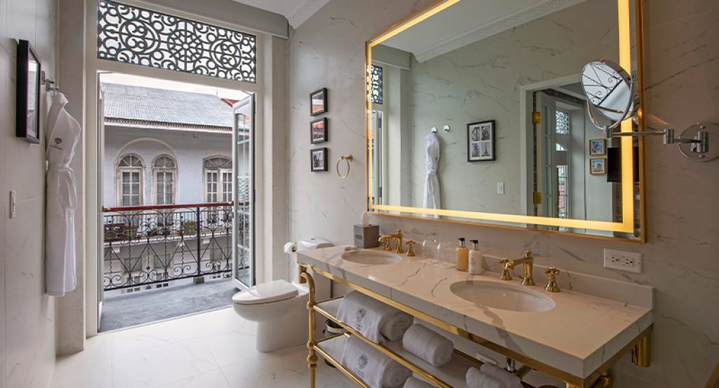 PAN_LaCompanía_Bathroom