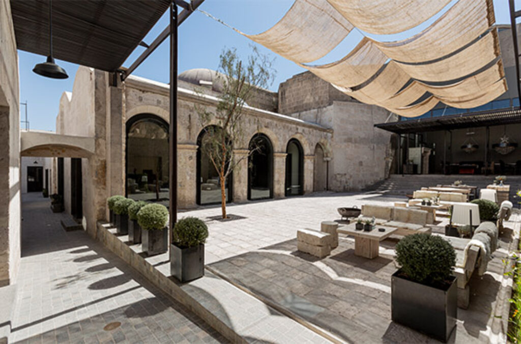 AREQUIPA HOTEL COURTYARD