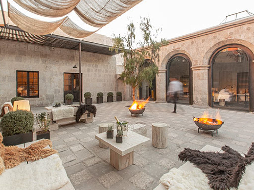AREQUIPA HOTEL COURTYARD