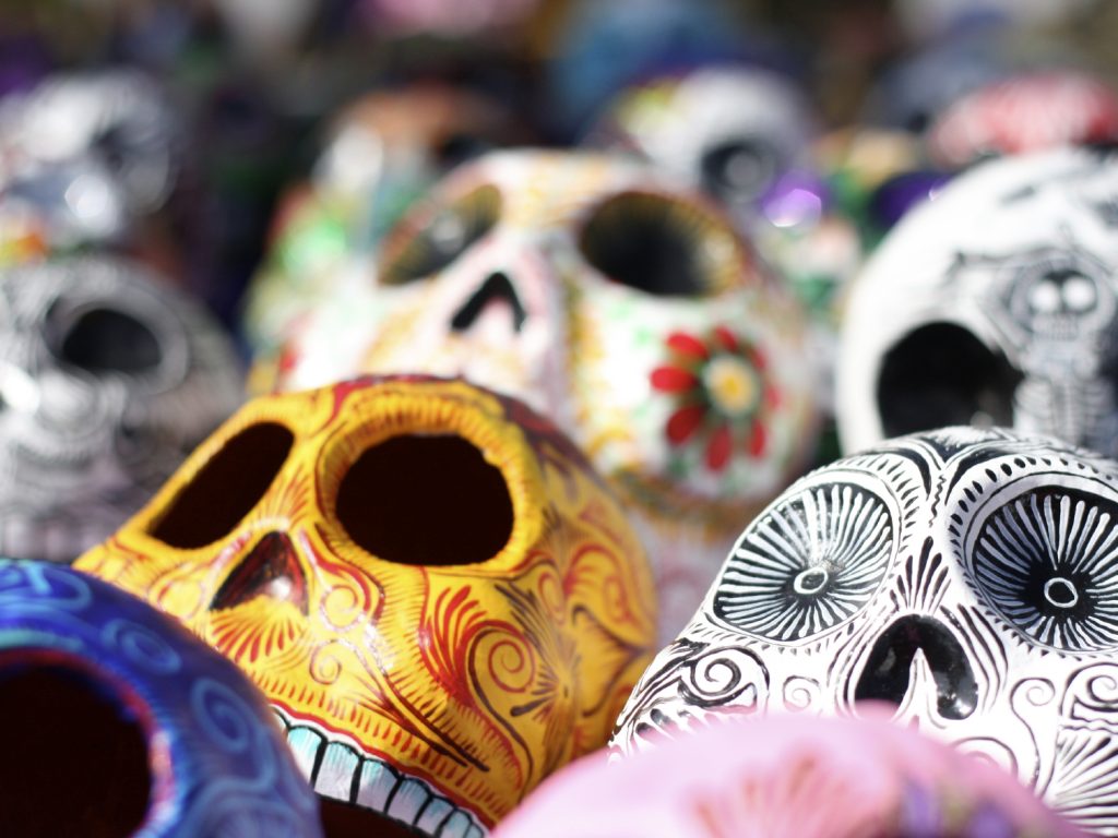 MEX_iStock_000006414768Medium_muertos_dead_mexico_free