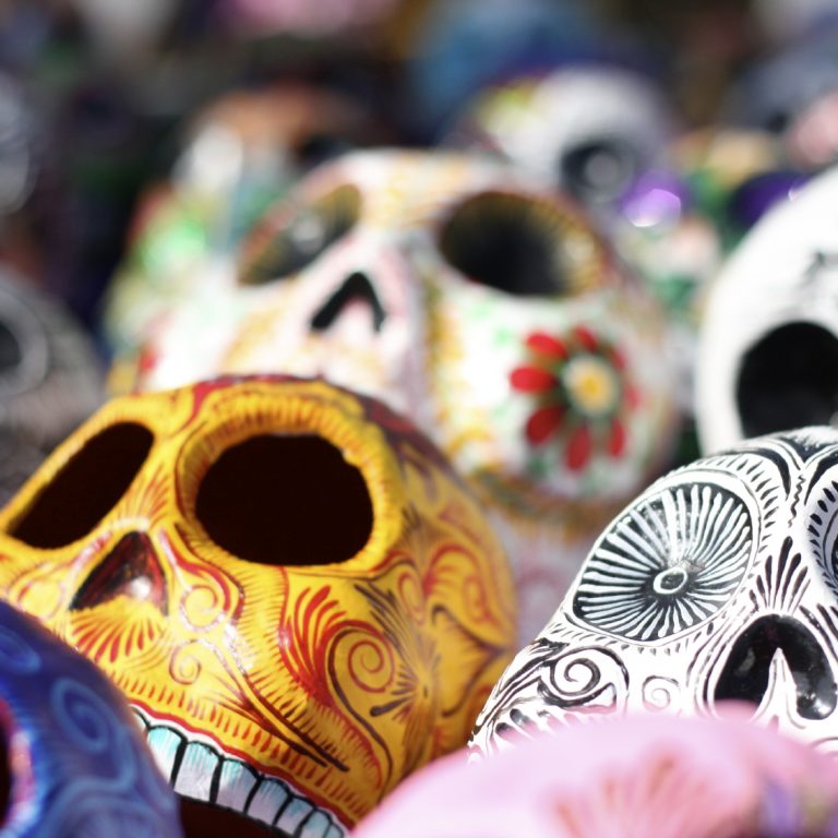 MEX_iStock_000006414768Medium_muertos_dead_mexico_free