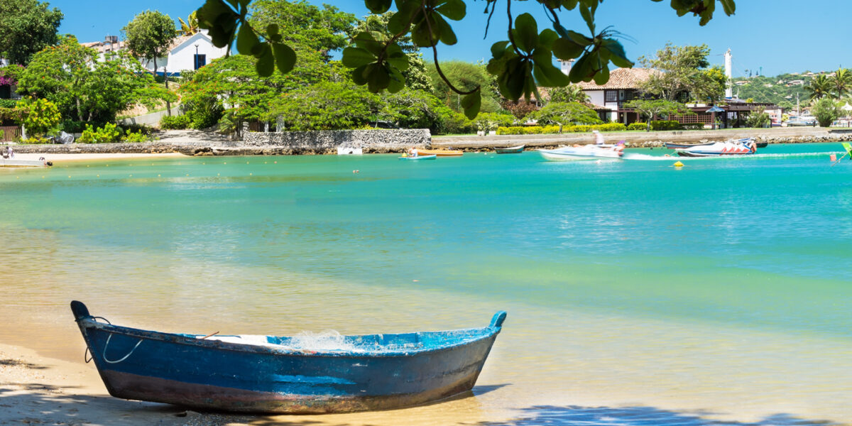 BRA_Buzios_beach_shutterstock186719738_freewithcredit(1)