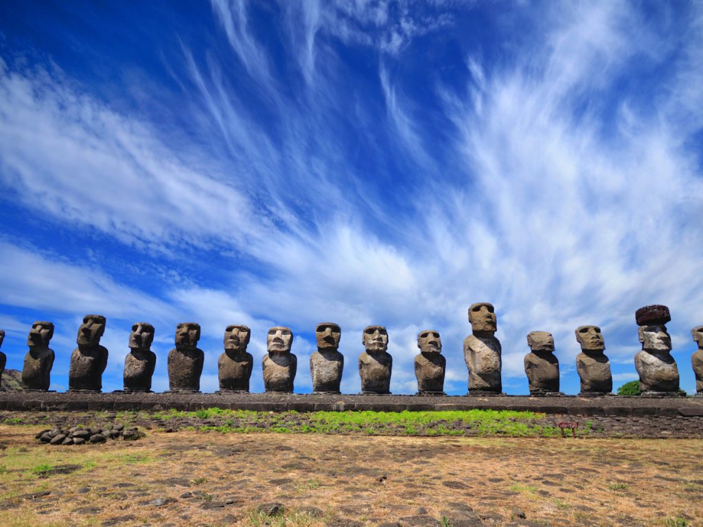CHI_EasterIsland_shutterstock149061368_free