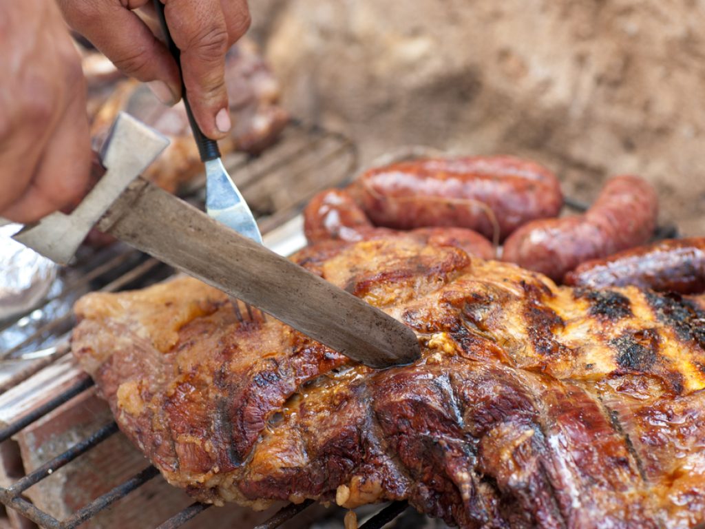 ARG_Asado_ArgentinaBBQSkills_shutterstock_178145837