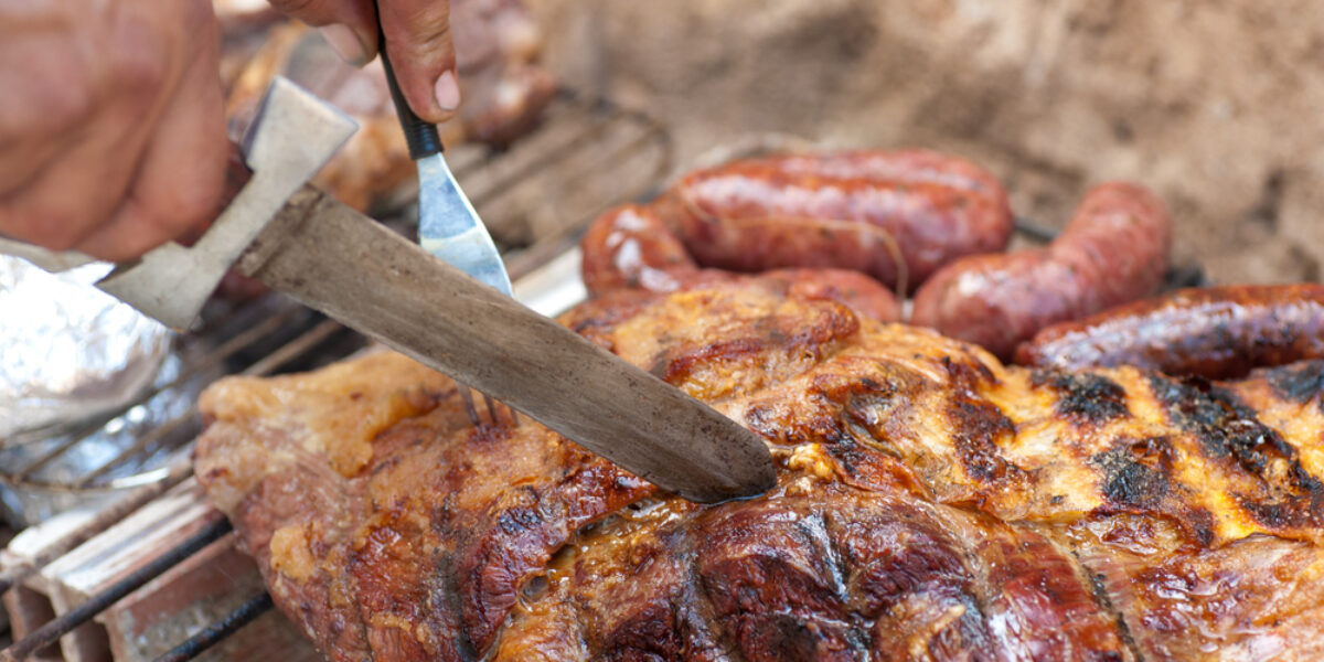 ARG_Asado_ArgentinaBBQSkills_shutterstock_178145837