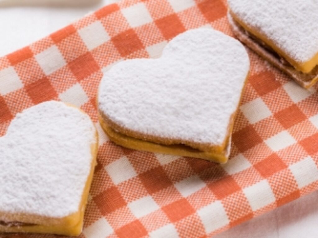 ARG_Heart Shape Alfajor_Free_shutterstock_214675666