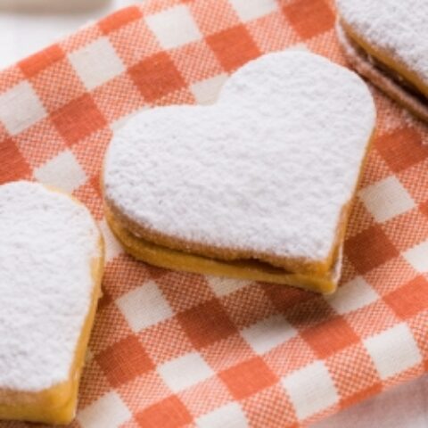 ARG_Heart Shape Alfajor_Free_shutterstock_214675666