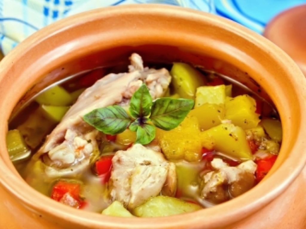 COL_Linas Chicken Hot Pot_Free_shutterstock_139827544