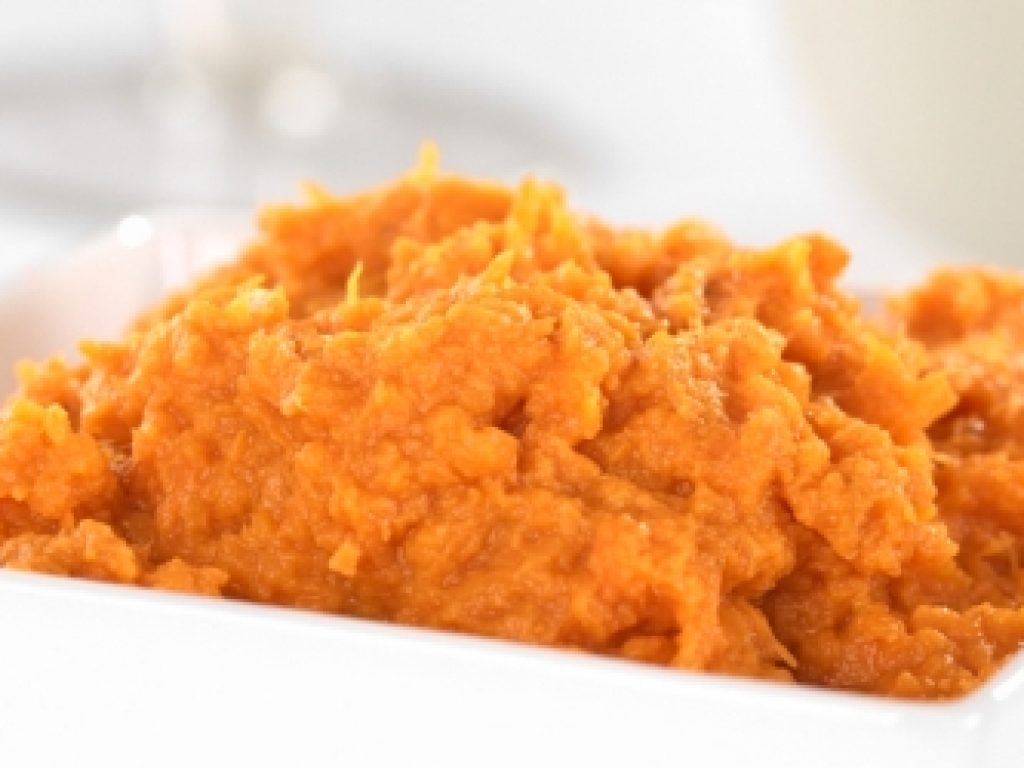 CUB_SweetPotatoPur?es_ChristmasDish__Free_shutterstock_114735784