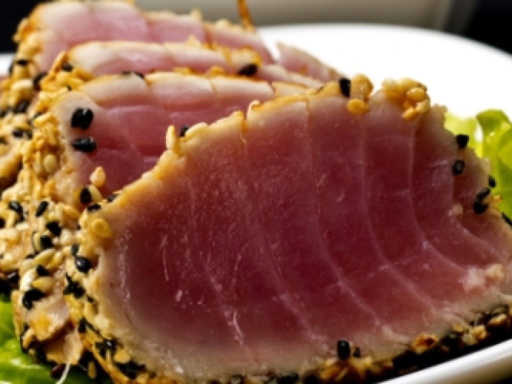 LATAM_Seared Tuna Seasme Crust_Free_shutterstock_196680920