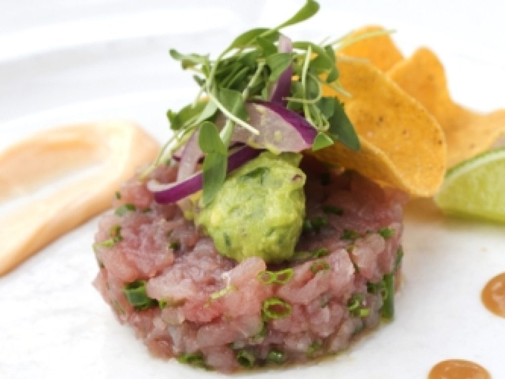 LATAM_Tuna Avocado Tartare_Free_shutterstock_153072572