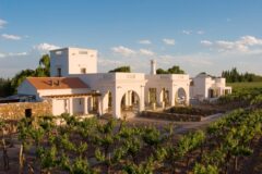 arghtl41-cavas-wine-lodge-free