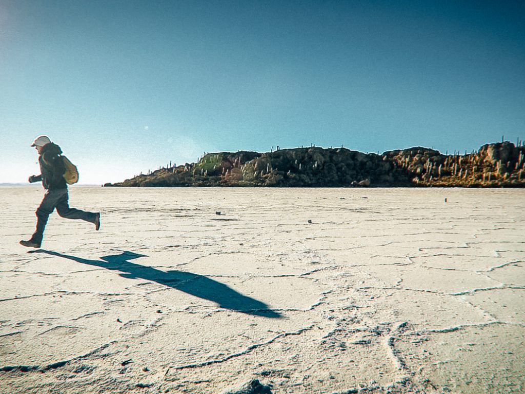 Bolivia_UyuniSaltFlats_Runner_TomParrott