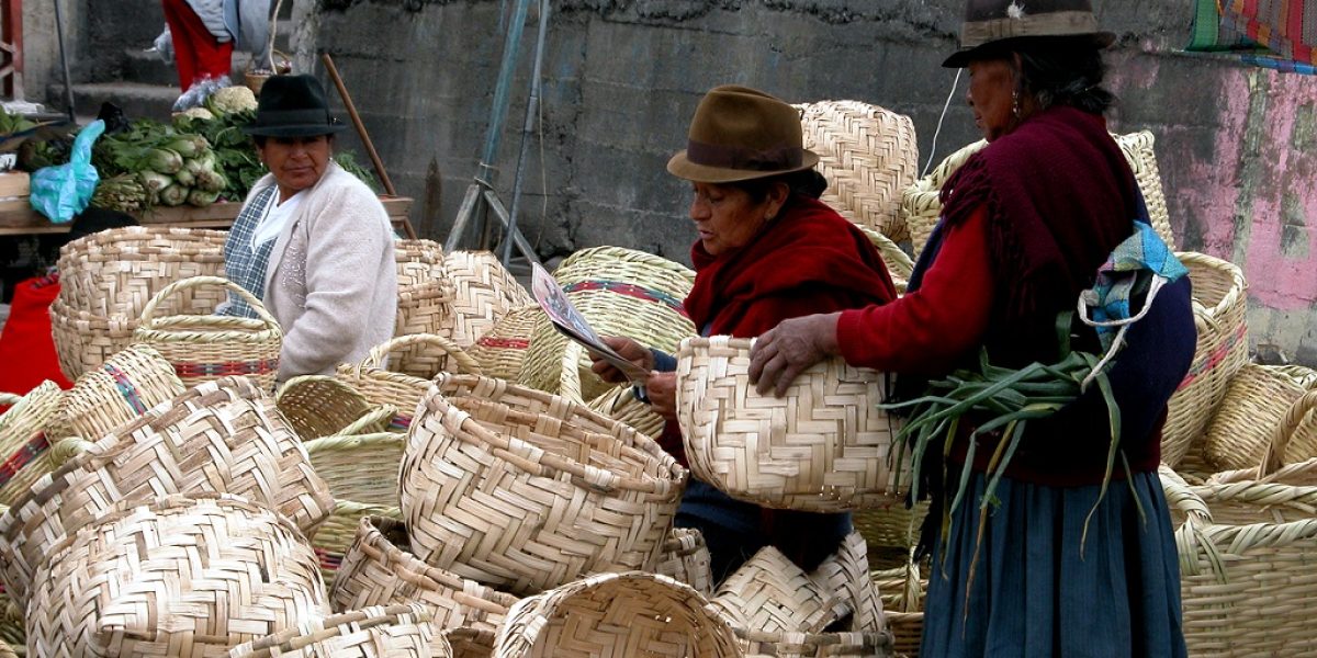 ECU_Latacunga_Market_free