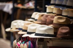 ECU_OtavaloMarket_PanamaHats_Free