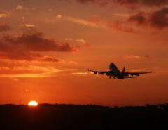 Flight_iStock000001057699_Freewithcredit