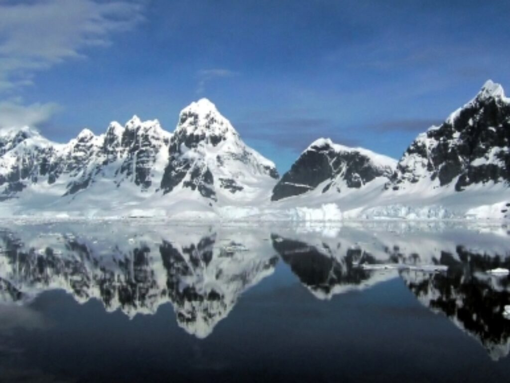 ANT_icebergsCropped_iStock2230787_freewithcredit