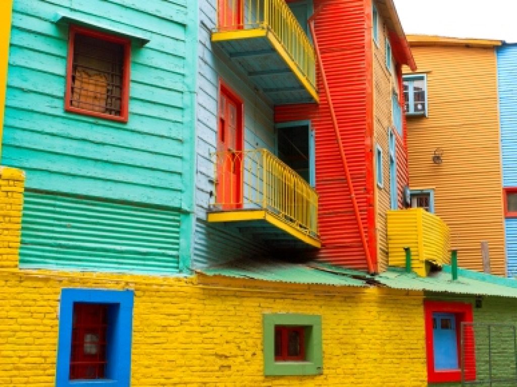 ARG_buenosairesCrop_istock_freewithcredit