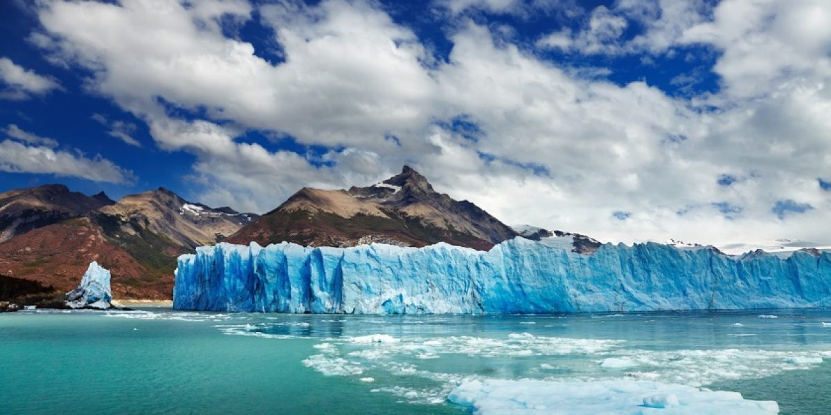 Argentina_ElCalafateLosGlaciaresNationalPark_ShutterStock-7