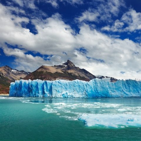 Argentina_ElCalafateLosGlaciaresNationalPark_ShutterStock-7