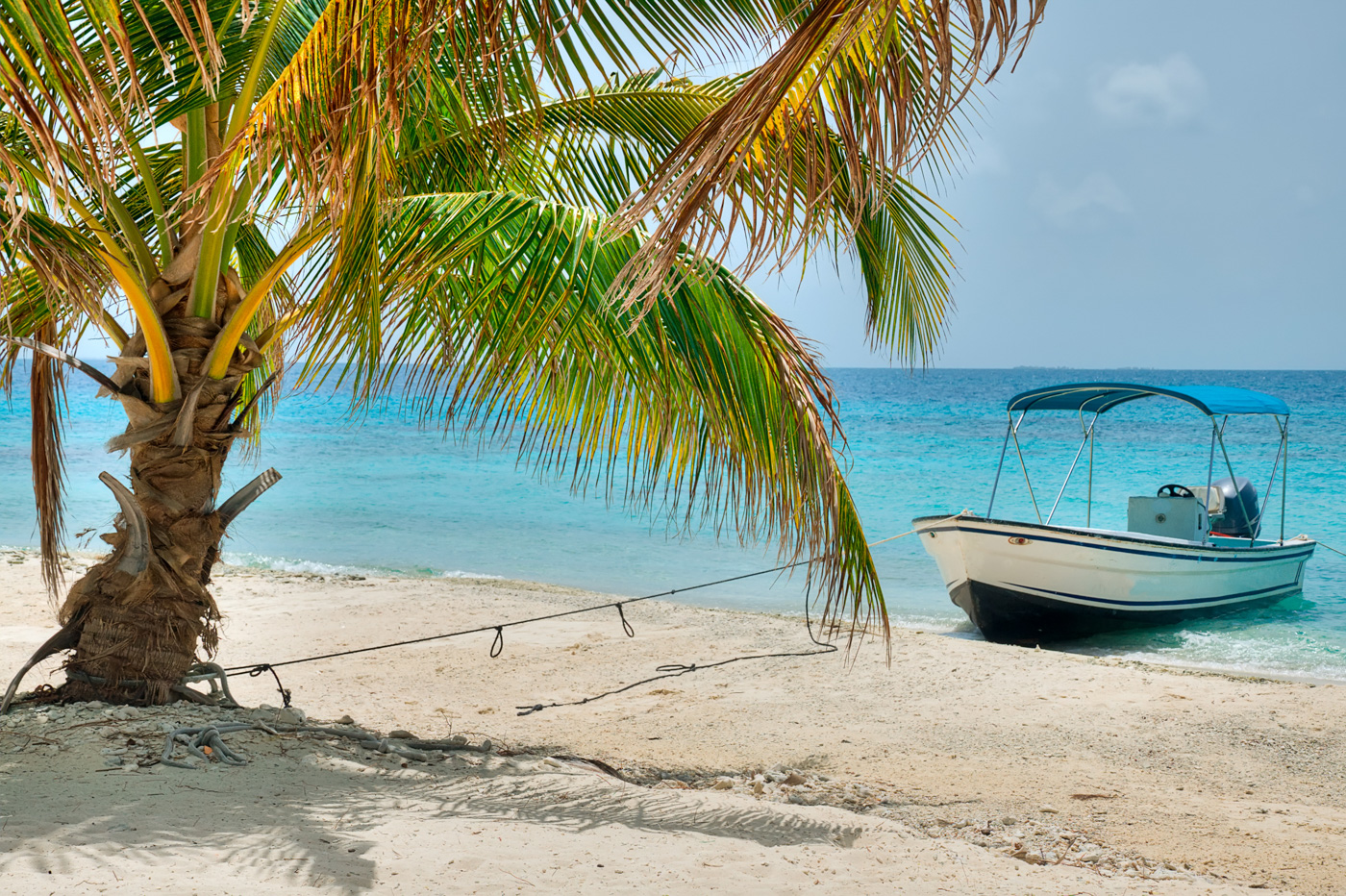 BEL_boatCayes_shutterstock103306586_freewithcredit