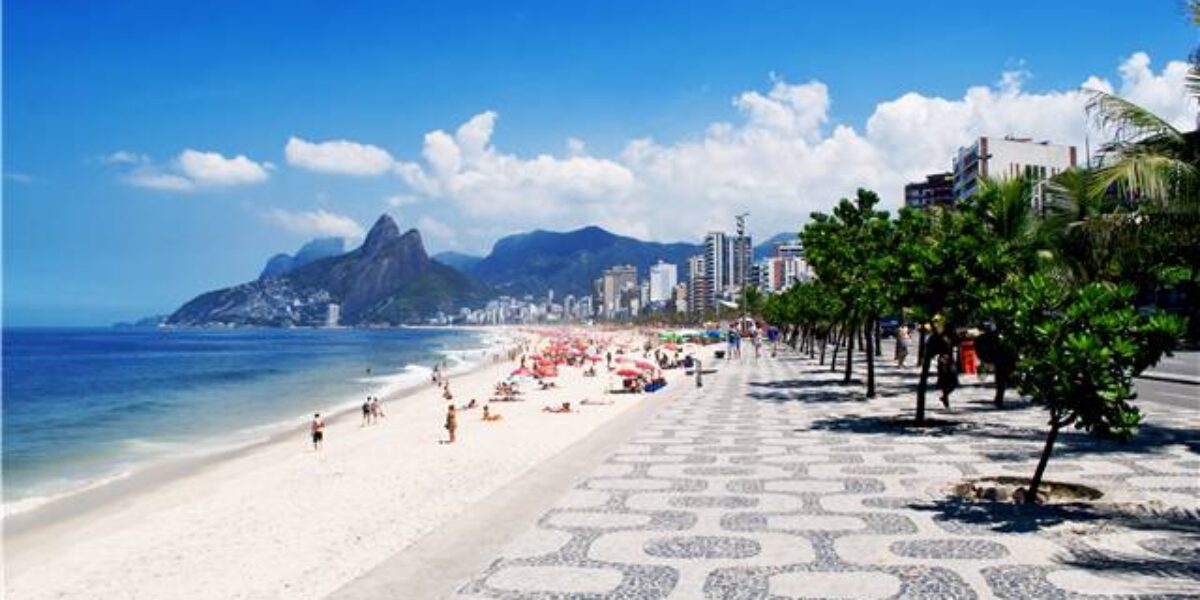 BRA_CopacabanaRio_shutterstock_100289234_freewithcreditBRA_CopacabanaRio_shutterstock_100289234_freewithcredit
