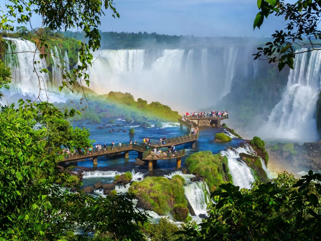 BRA_IguazuFalls_shutterstock_316241720_freewithcredit