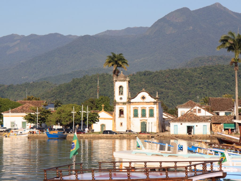 BRA_Parati_freewithcredit_shutterstock_19115881