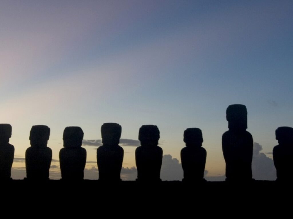 CHI_EasterIsland_istock_000006221266Medium