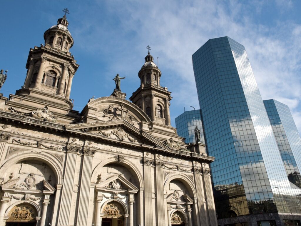 scl-chile-santiago-free-istock-000010275235