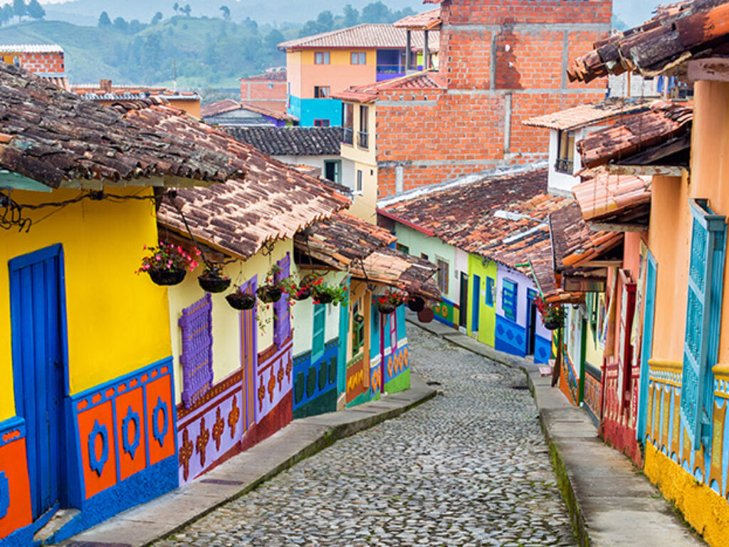 COL_GuatapeStreetCrop_shutterstock187244789_freewithcredit