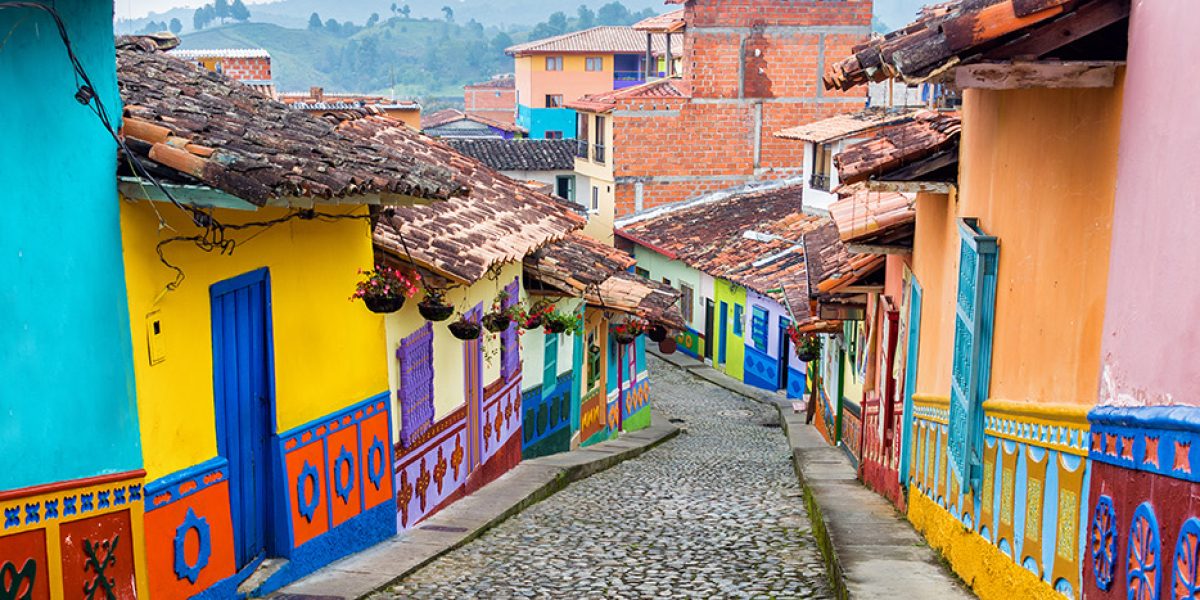 COL_GuatapeStreetCrop_shutterstock187244789_freewithcredit