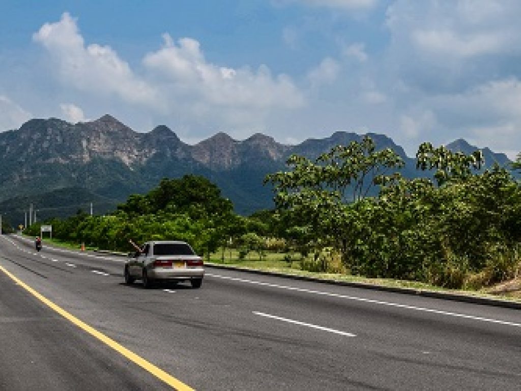 COL_RoadfromBogotaToIbague_MN_free