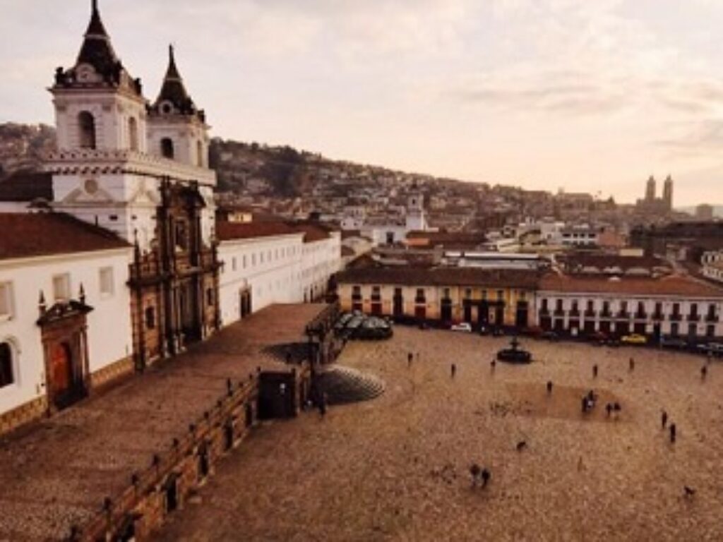 ECU_Quito_TP_freewithcredit