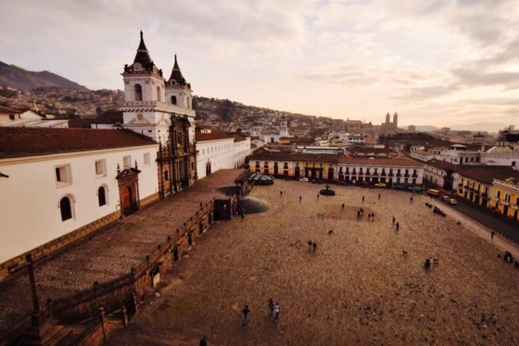 Quito Ecuador JLA insider TP