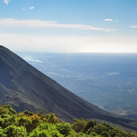 ELS_IzalcoVolcano_shutterstock349713224_freewithcredit