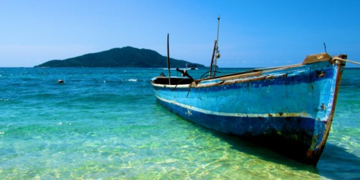 HON_caribbeanislandCropped_shutterstock70700359_freewithcredit