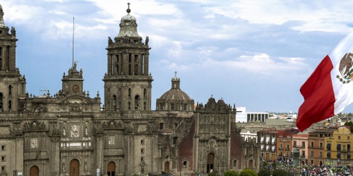MEX_MexCity_ZocaloSquare_free_iStock_000022271576_Full