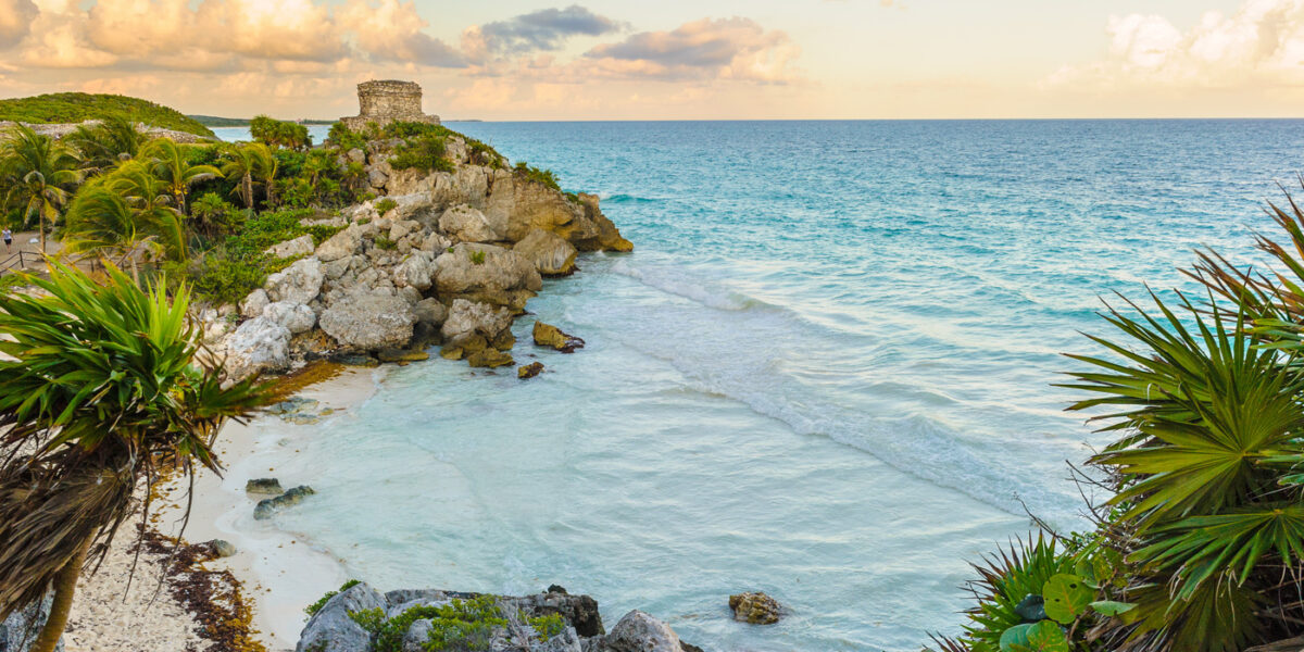 MEX_Tulum_Ruin_Shutterstock147294341_freewithcredit