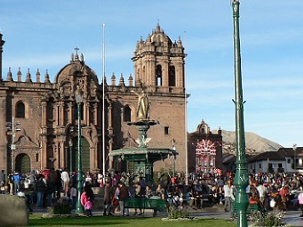 PER_Cusco_ClassWithAView_HB_free
