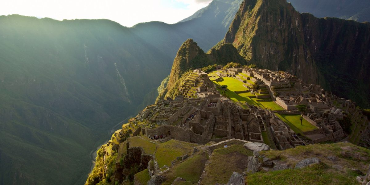 PER_MachuPicchu_shutterstock_111709355_freewithcredit