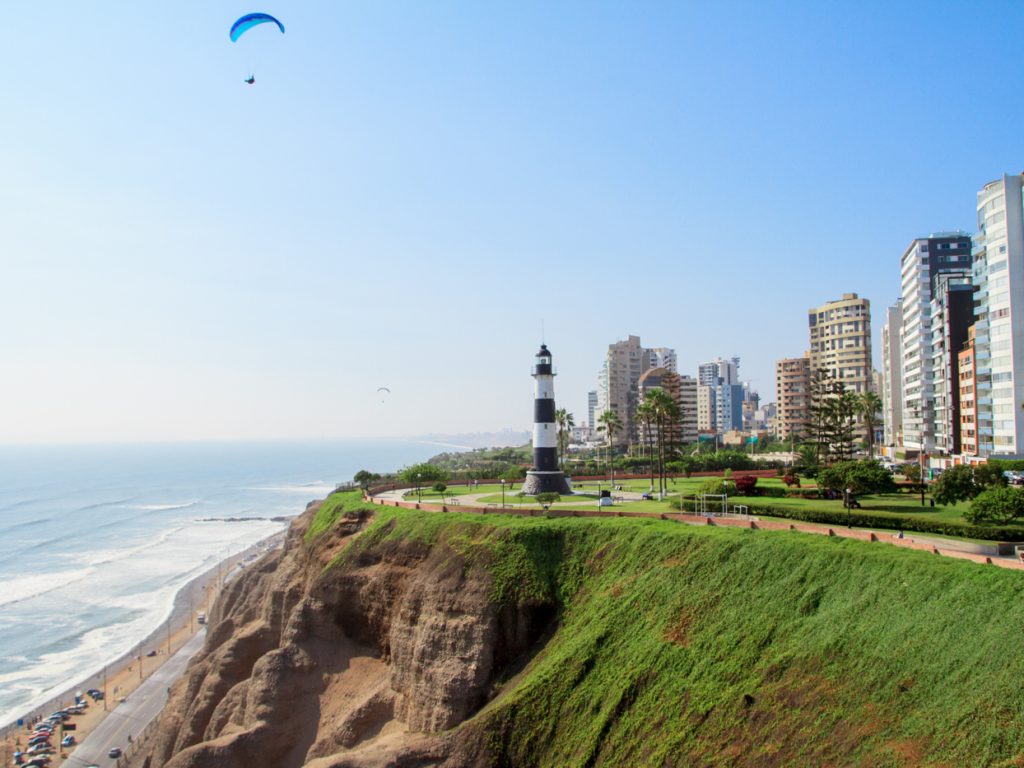 Peru_LimaMiraflores_free_shutterstock_128697974