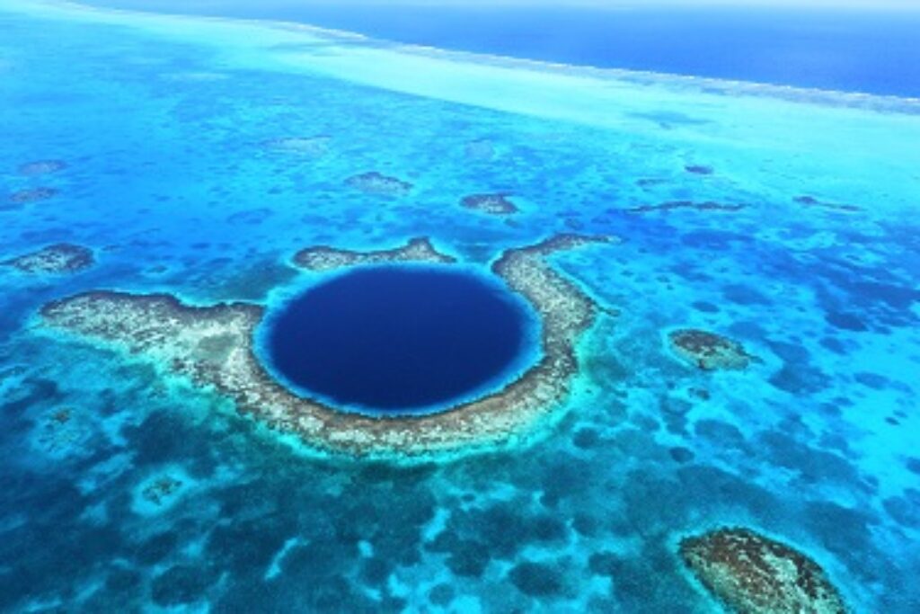 BEL_BlueHole_AerialShot_BelizeTouristBoard_Freewithcredit (2)